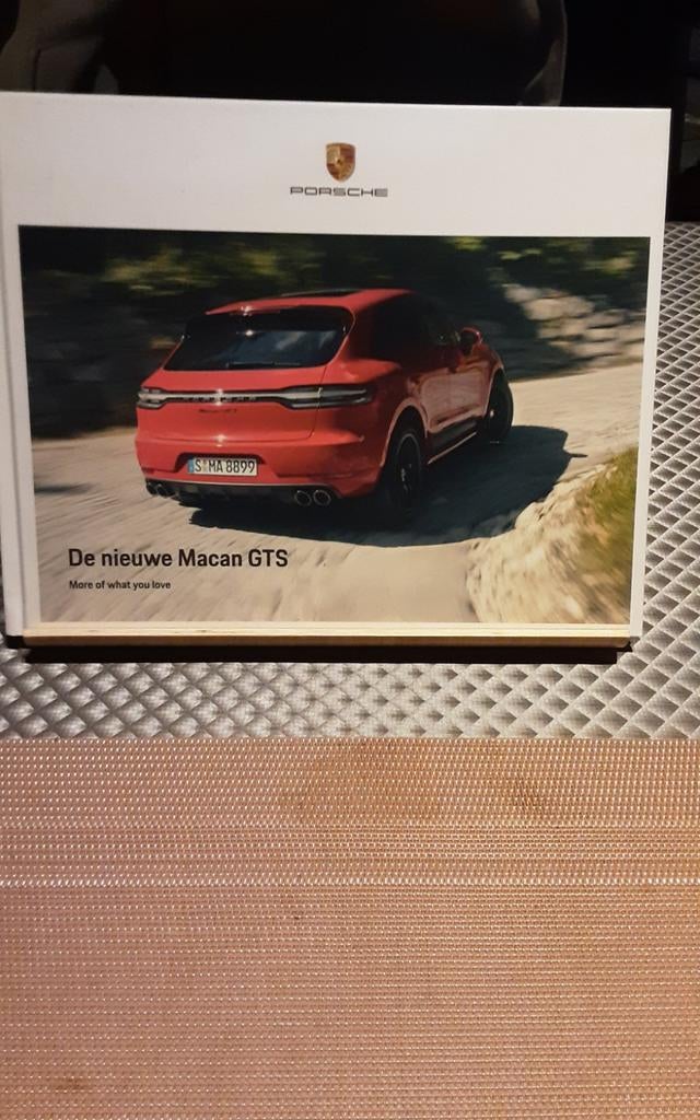 PORSCHE macan brochure, Ophalen of Verzenden, Zo goed als nieuw, Porsche