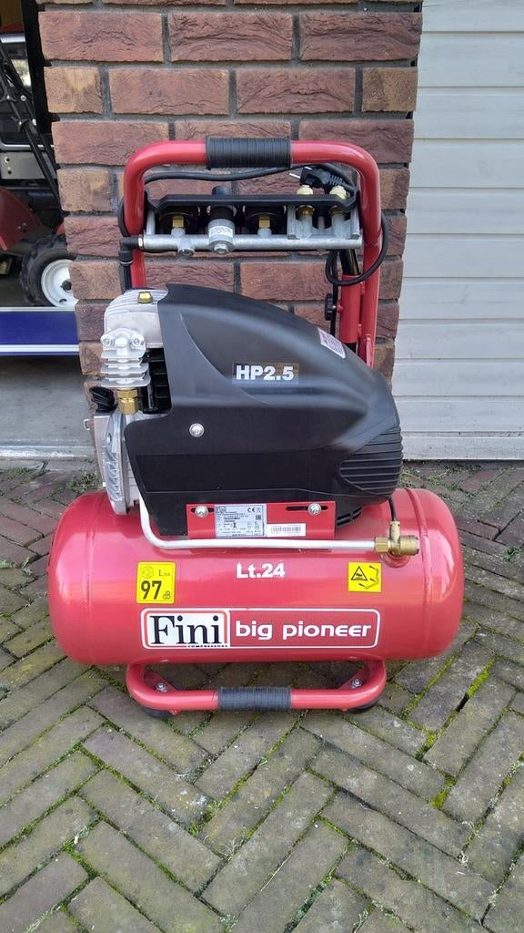 Fini big pioneer compressor, Doe-het-zelf en Bouw, Compressors, Ophalen, 6 tot 10 bar, Nieuw, 200 tot 400 liter/min
