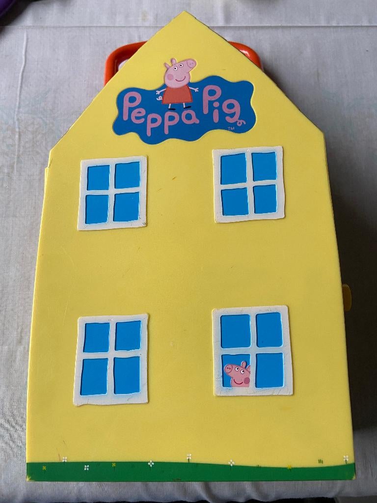 Peppa Pig huisje (koffertje) met accessoires, Ophalen of Verzenden, Gebruikt, Overige typen