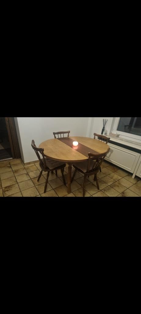 Uitschuifbare tafel met 4 stoelen, Huis en Inrichting, Tafels | Eettafels, Ophalen