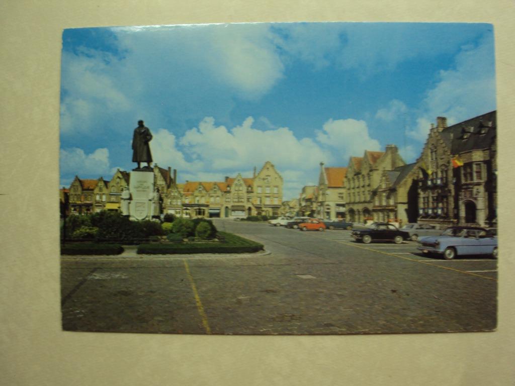 47284 - DIKSMUIDE - MARKT - STANDBEELD VAN JACQUES DE DIXMUD, Verzenden