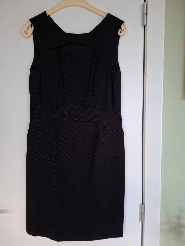 Robe noire neuve, Vêtements | Femmes, Neuf, Taille 38/40 (M), Enlèvement ou Envoi, Longueur genou