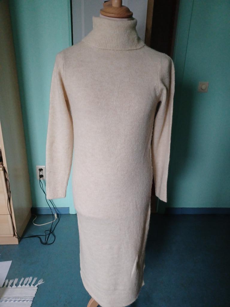 Warme   lange  jurk,  nieuw,  S/M, Maat 38/40 (M), Beige, Nieuw, Ophalen of Verzenden