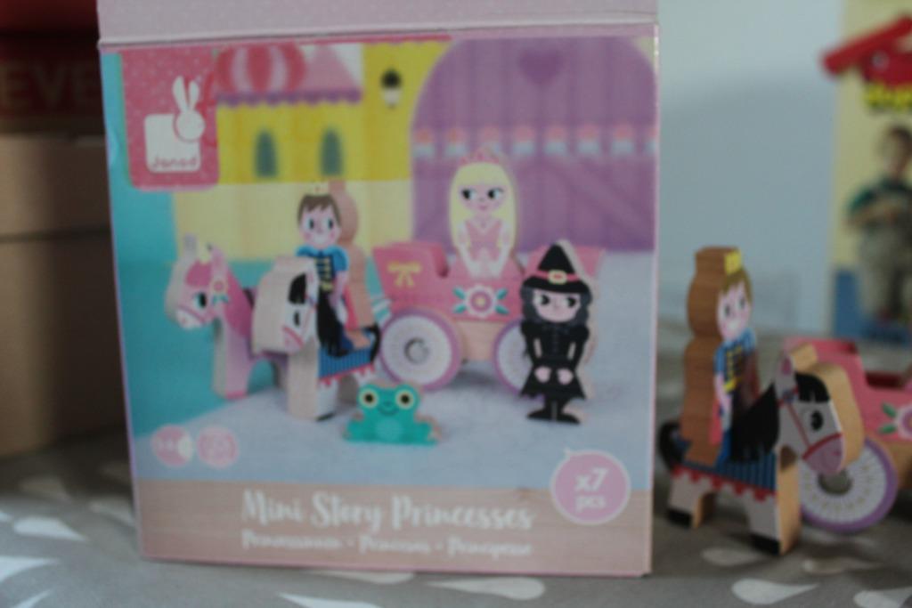 jeu mini story princesses de Janod, Enlèvement ou Envoi, Utilisé