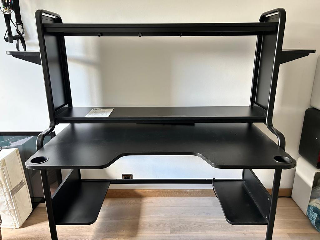 Bureau Gamer IKEA, Huis en Inrichting, Ophalen, Zo goed als nieuw