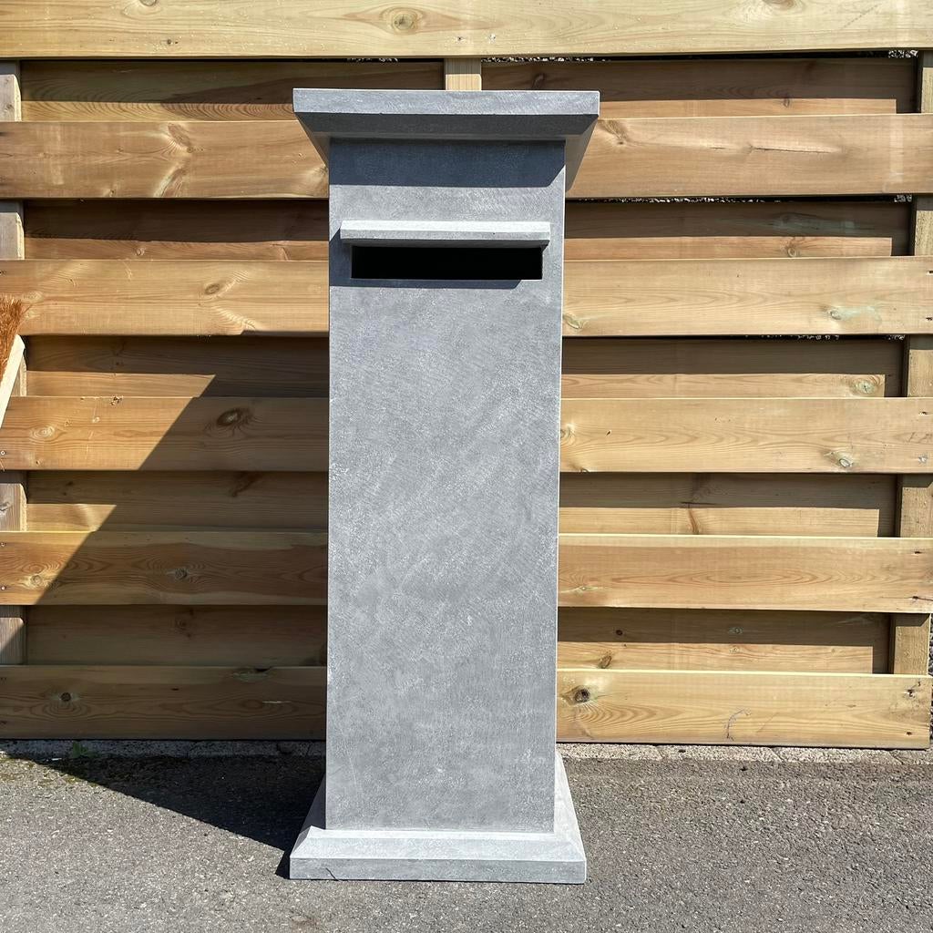 Brievenbus blauwsteen., Tuin en Terras, Brievenbussen, Ophalen, Nieuw, Hardsteen, Staande brievenbus