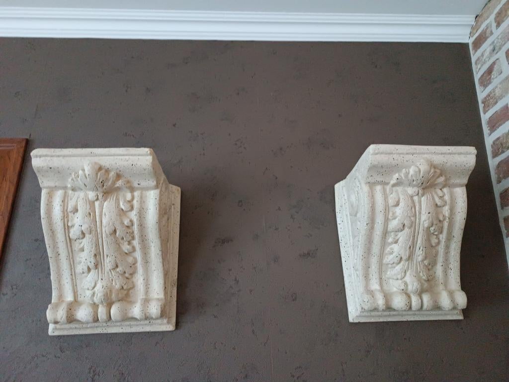 Consoles appliques style grec, Enlèvement, Comme neuf