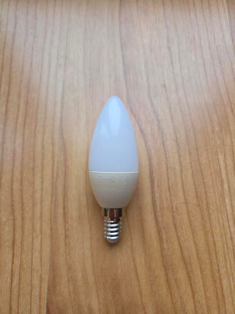 Lampe LED IKEA – modèle 1321C3 (culot E14), Maison & Meubles, Lampes | Appliques, Enlèvement ou Envoi