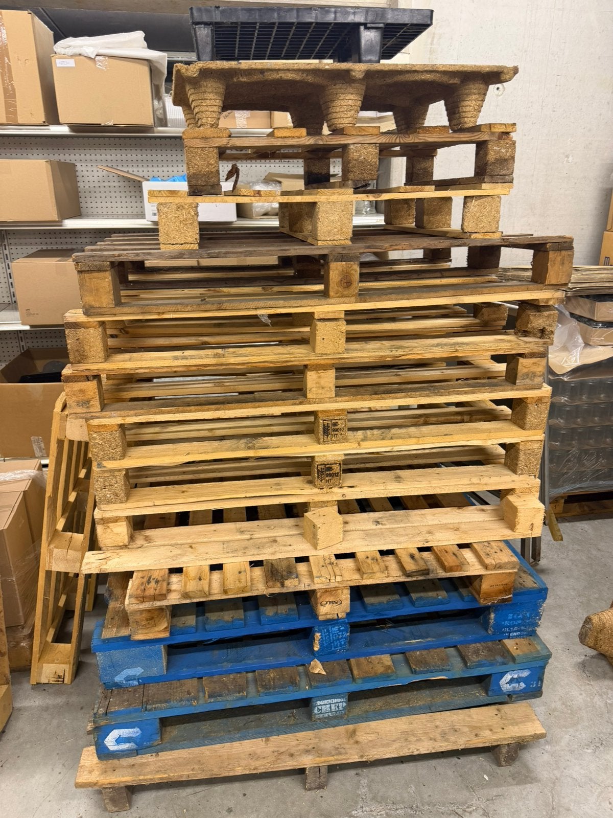 Wegwerp pallets, Enlèvement, Comme neuf
