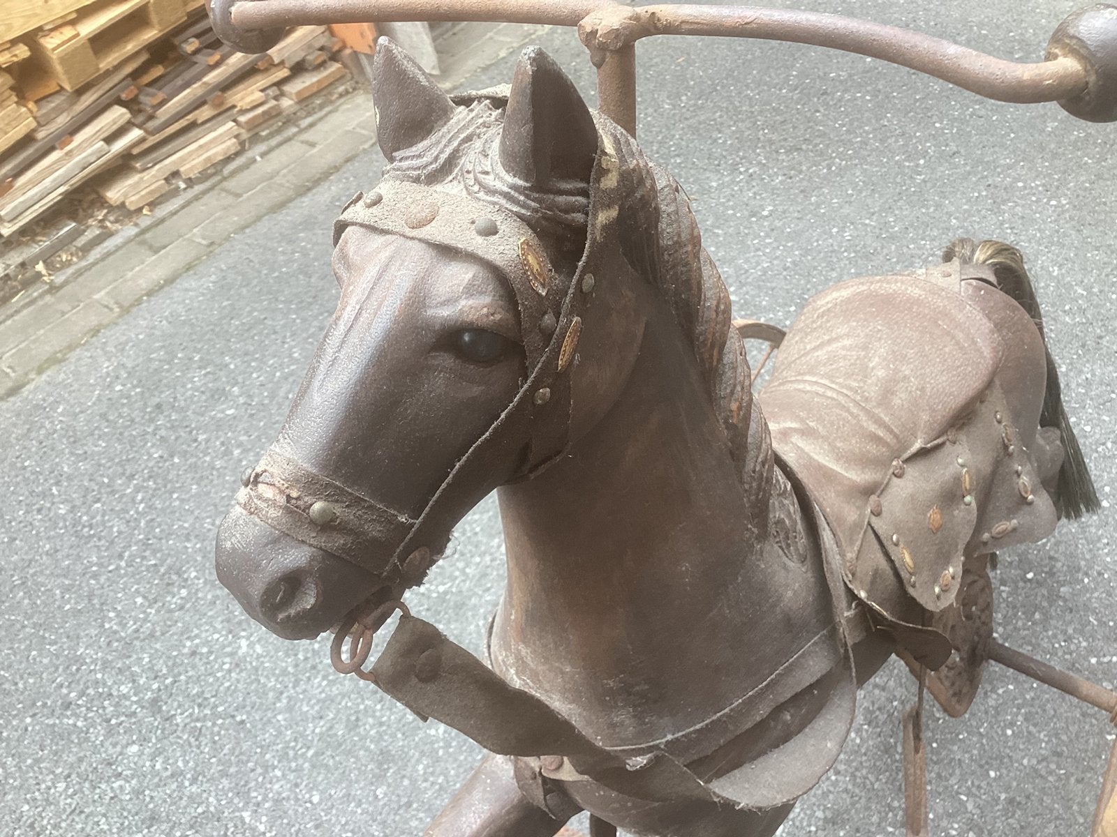 Antieke paarden Driewieler van rond 1880 -1900 ., Enlèvement