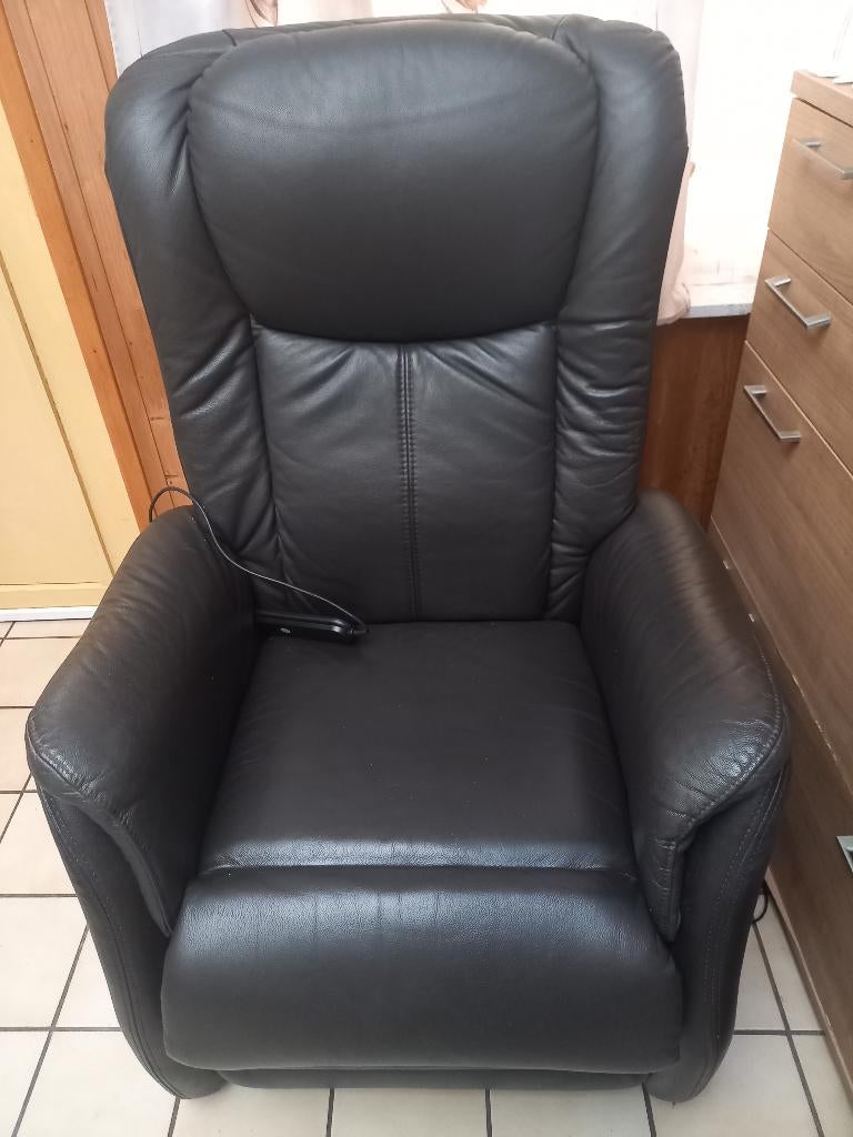 Elektrische relax zetel, Huis en Inrichting, Ophalen, Eenpersoons, Leer, Zo goed als nieuw