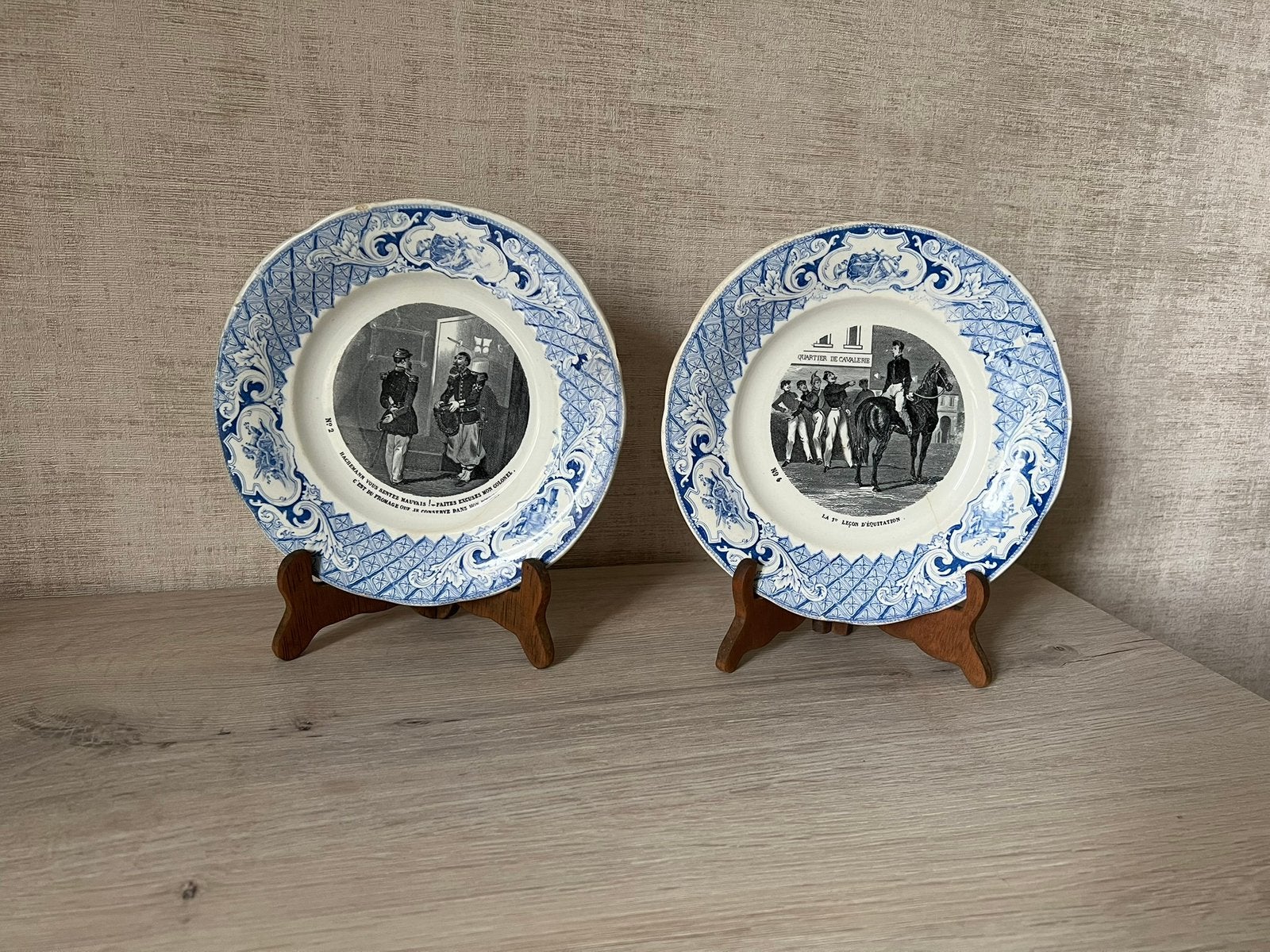 2 assiettes Parlantes Militaires Creil et Montereau XIXe, Antiquités & Art, Enlèvement