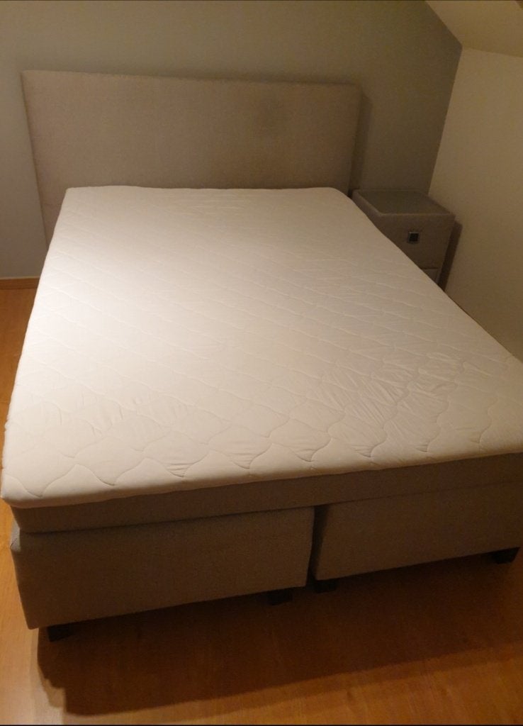 Boxspring 140X200cm met nachtkastje, Ophalen, Gebruikt, Tweepersoons, 140 cm