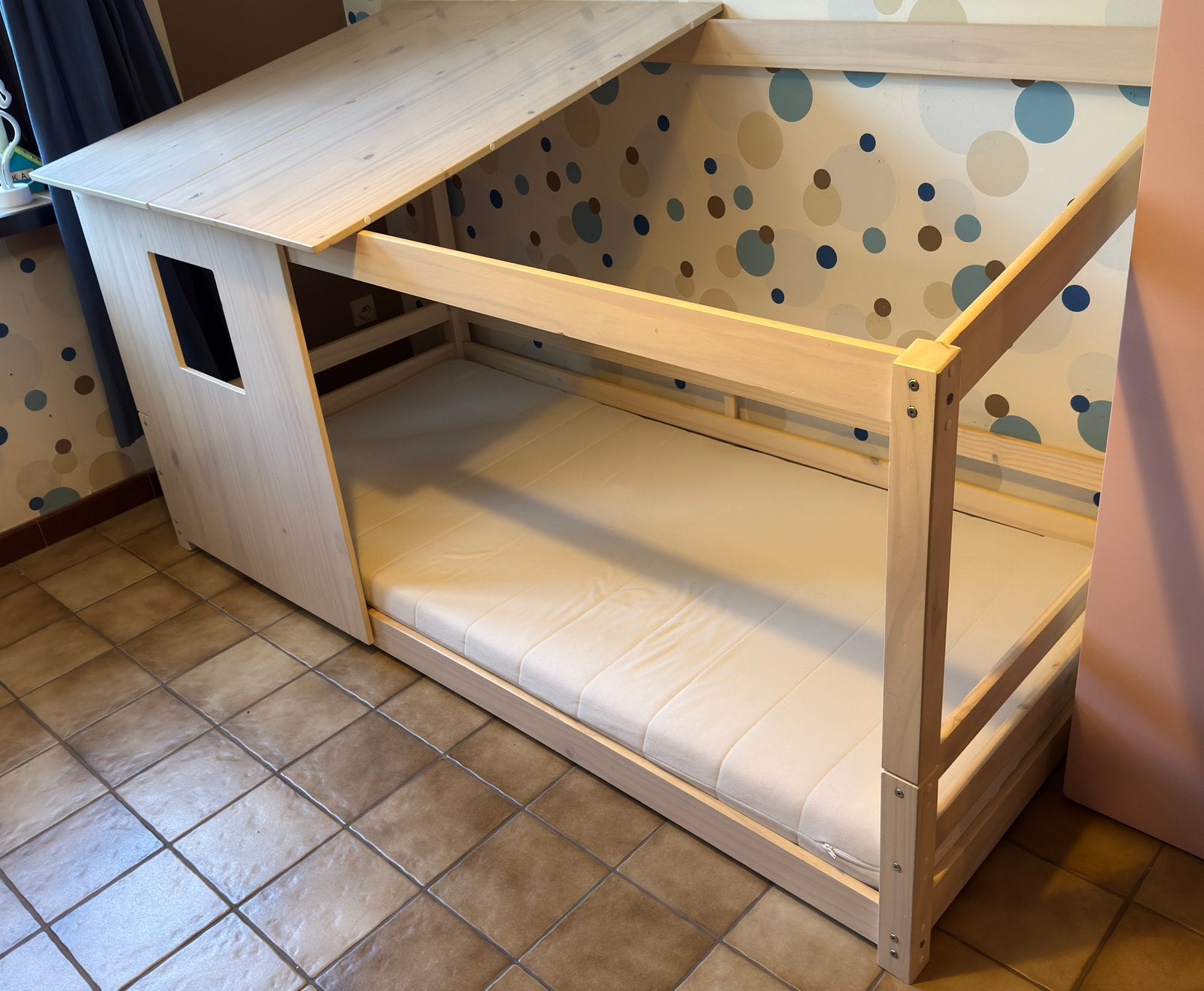 Laag kinderbed incl matras 200x90cm, Enfants & Bébés, Matelas, Enlèvement, 180 cm ou plus, 85 à 100 cm