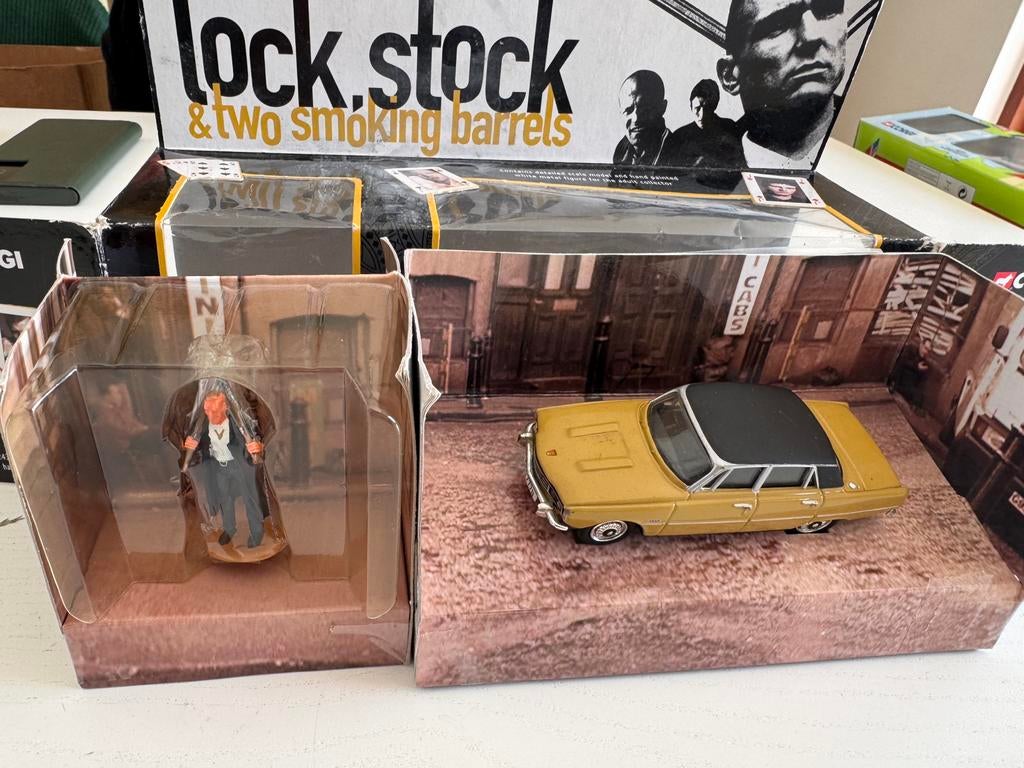 Corgi CC01901 Vtg 2001 Lock Stock Two Smoking Barrel 1:43, Ophalen, Zo goed als nieuw