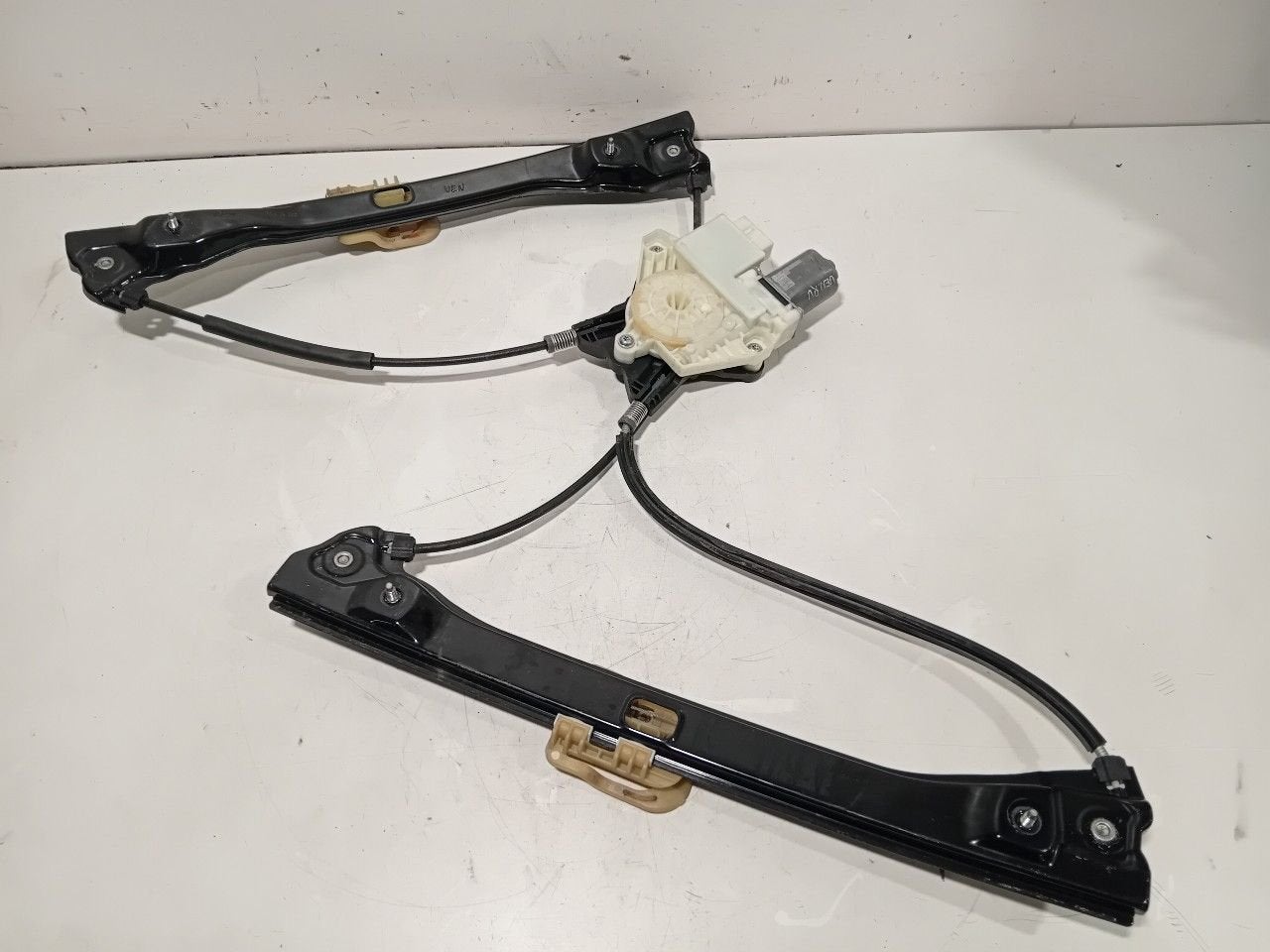 Raammechaniek elektrisch rechts voor Skoda Rapid, Onderdelen@venauto.nl, Van der Ven Autorecycling B.V., Gebruikt, Ettenseweg 76, 4706 PB Roosendaal, The Netherlands