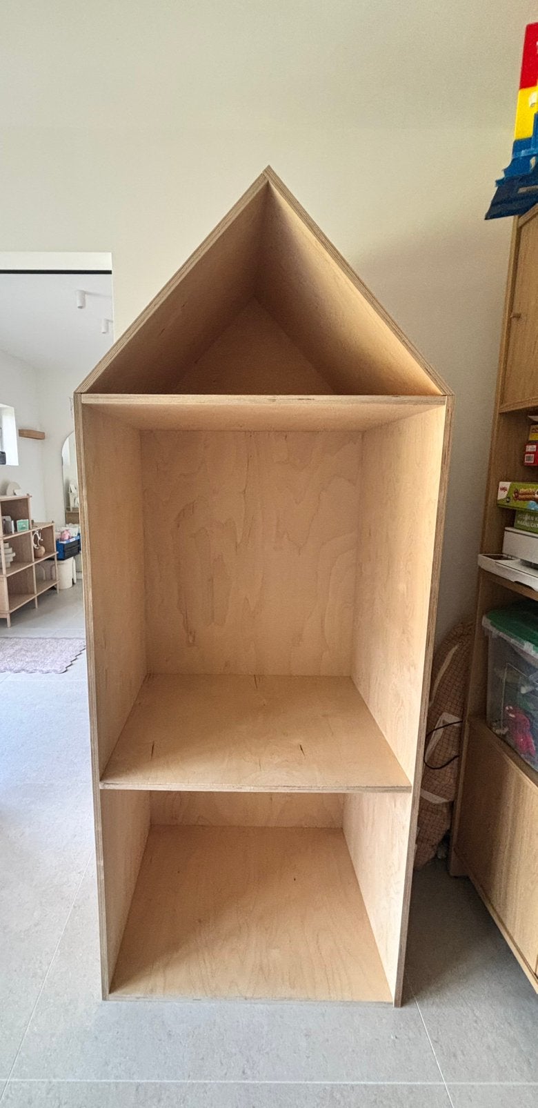 Leuke kast in huisje vorm kinderen, Ophalen, Zo goed als nieuw