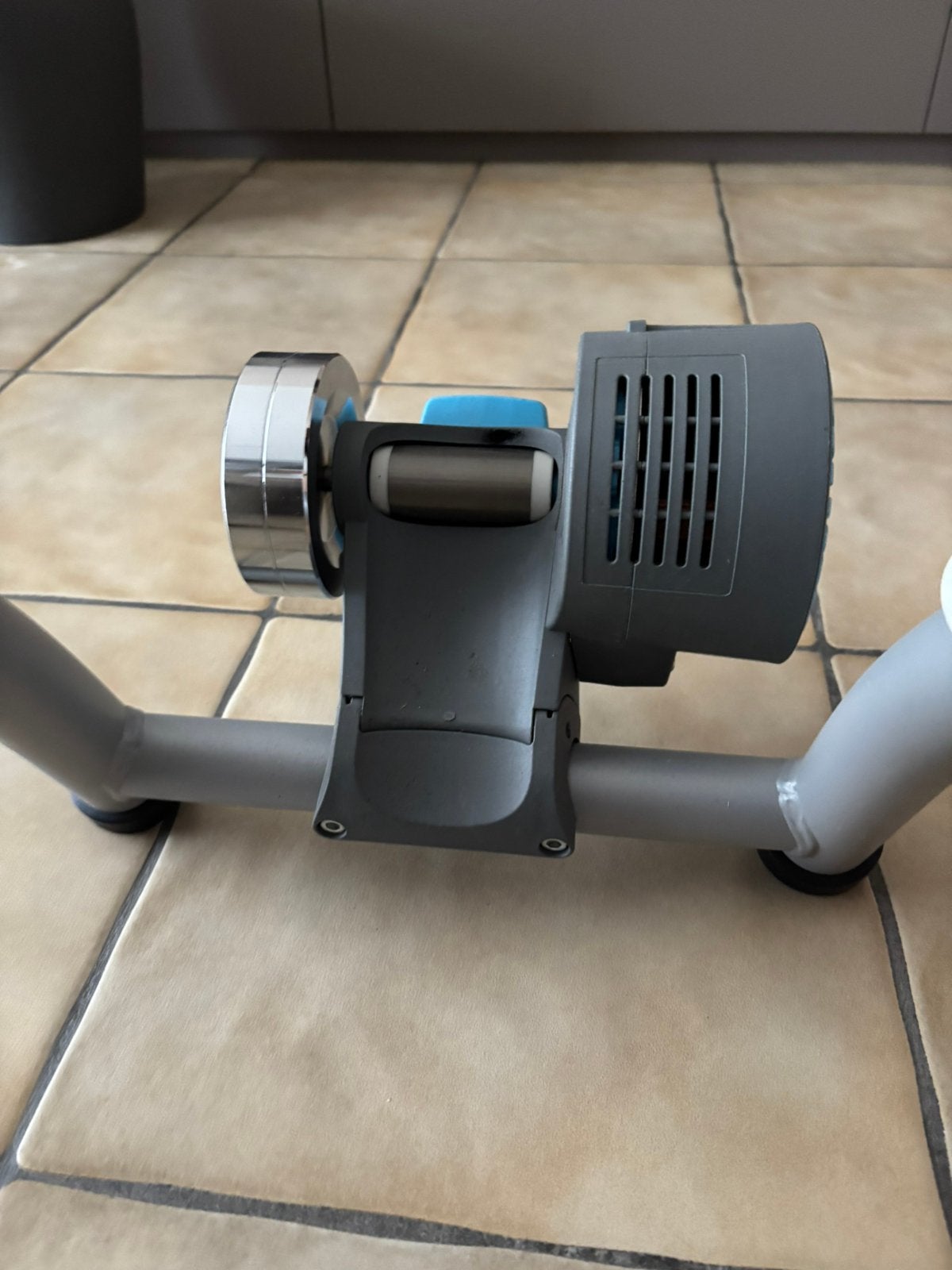 Entraîneur de vélo Tacx Flow Smart T2240, Neuf, Jambes, Enlèvement, Vélo d'appartement