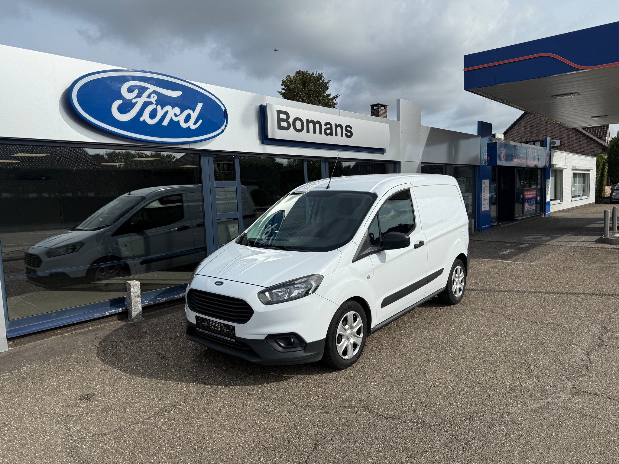 Ford Transit Courier Trend 1.5TDCI 75PK M6, Auto's, Ford, Voorwielaandrijving, Stof, 4 cilinders, Wit