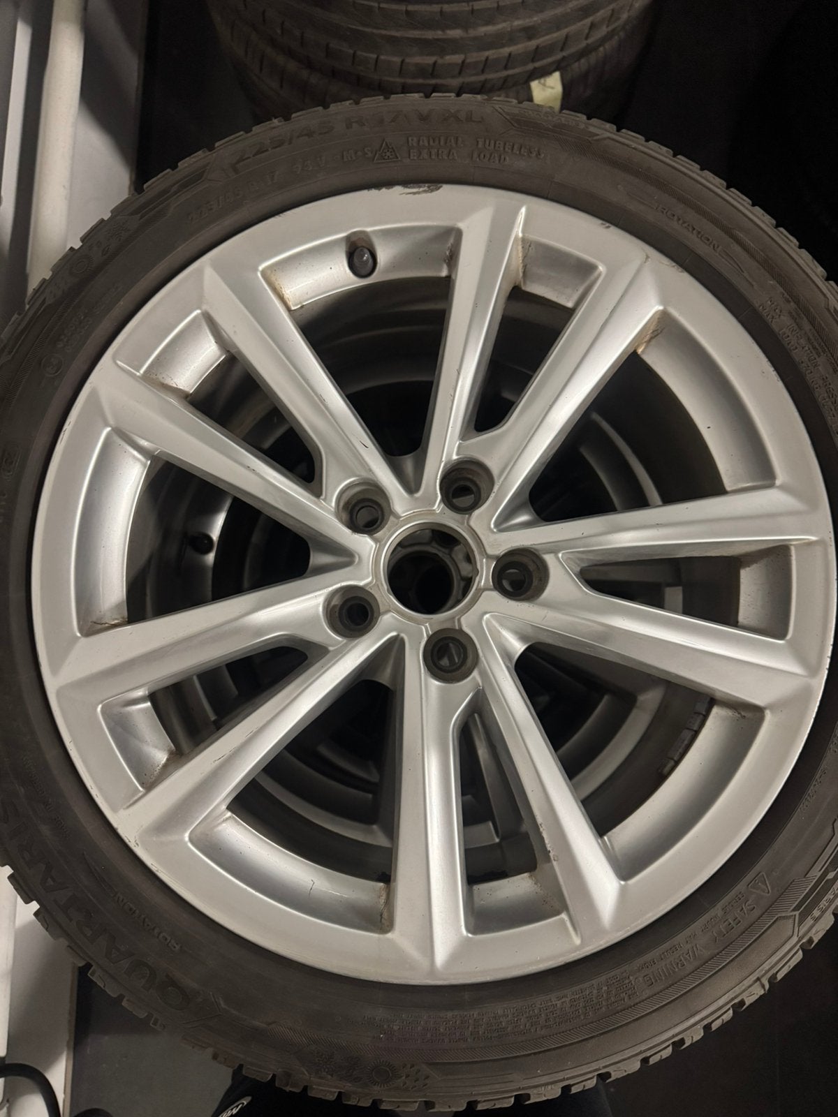 roues Audi A3 17” 5x112 pneus 4 saisons, Autos : Pièces & Accessoires, 4 Saisons, Enlèvement, Pneu(s), 17 pouces