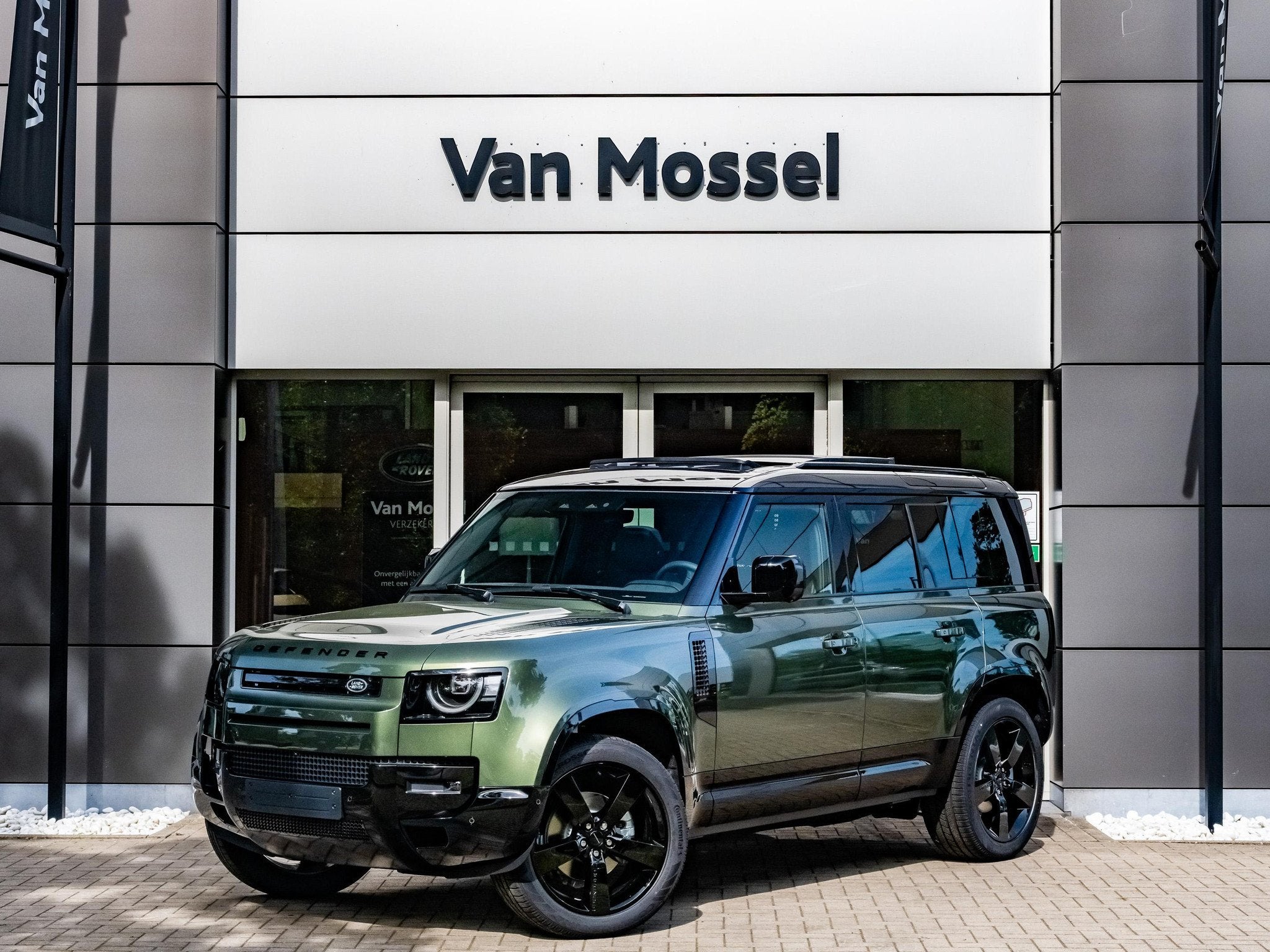 Land Rover Defender D250 X-Dynamic SE (automatique), Autos, Achat, 5 portes, Automatique, Cuir synthéthique