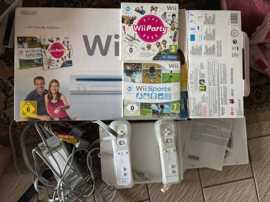 Nintendo Wii Family edition Sports &Wii Party amper gebruikt, Ophalen, Zo goed als nieuw