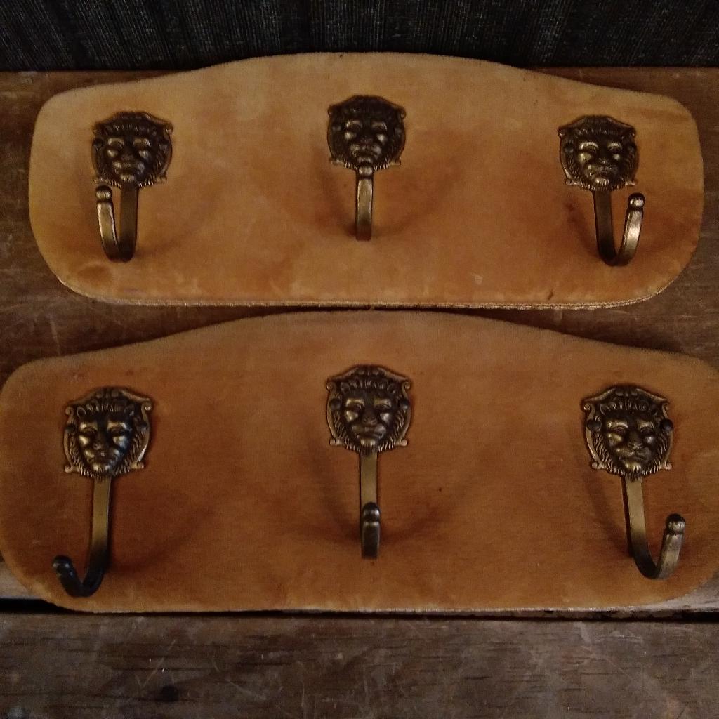 2 vintage kapstokken hangers met koperen leeuwenkopjes, Verzenden, Koper