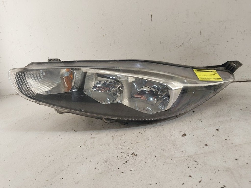 KOPLAMP LINKS Ford Fiesta 6 (JA8) (01-2008/01-2018), Gebruikt, Henry-Ford-Straße  1
50735  Köln, DE, Ford-Werke GmbH, Kunden@ford.com
