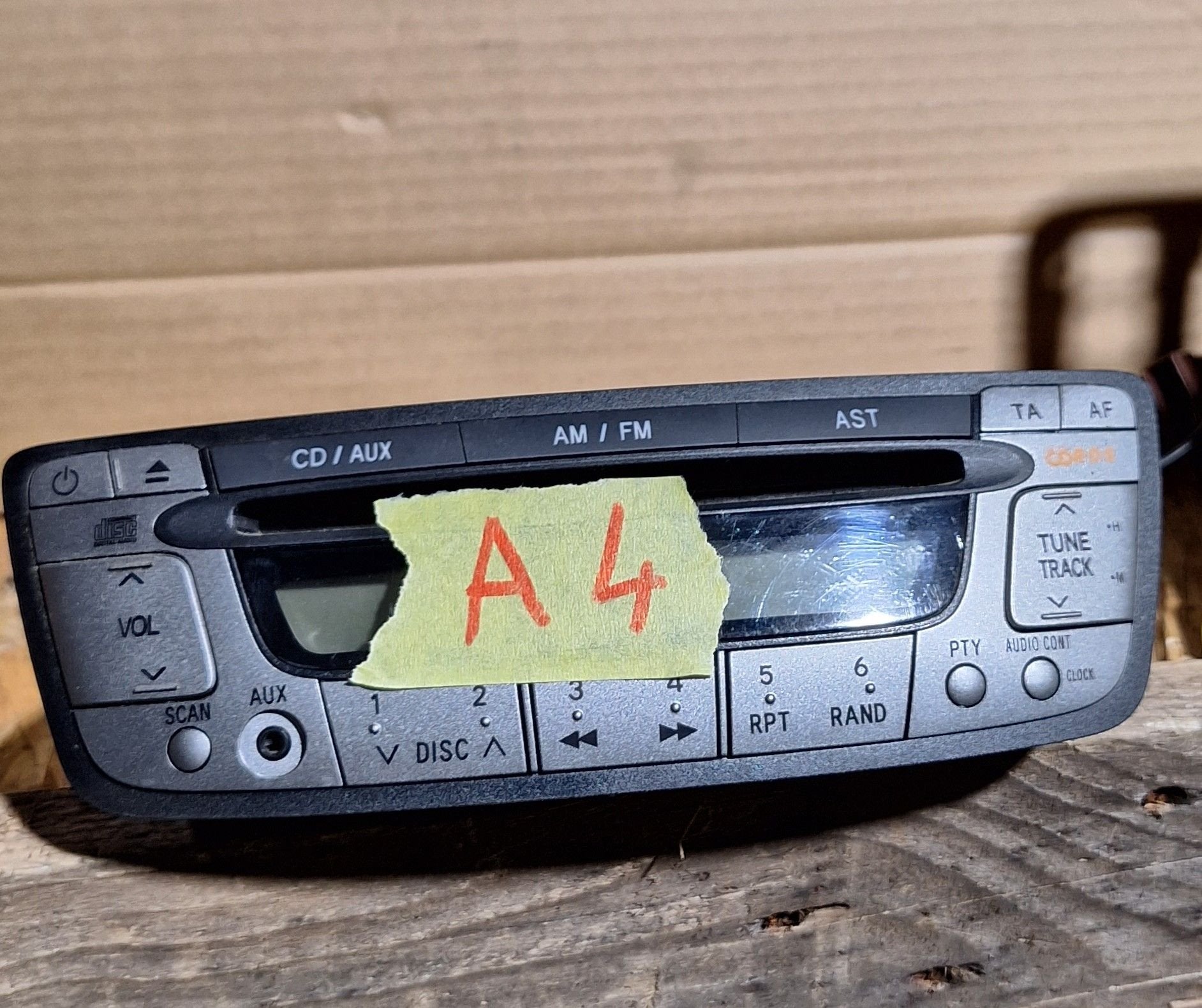 Toyota Aygo Peugeot 107 Citroën C1 Radio CD AUX, Gebruikt, -, -, Ophalen of Verzenden