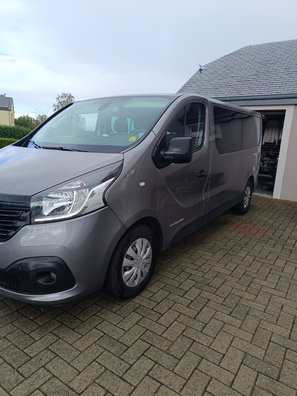 Renault trafic, Autos, Argent ou Gris, Euro 6, Boîte manuelle, Noir
