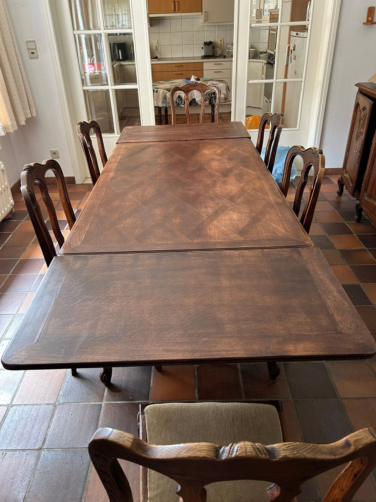 Eetkamer, Enlèvement, Utilisé