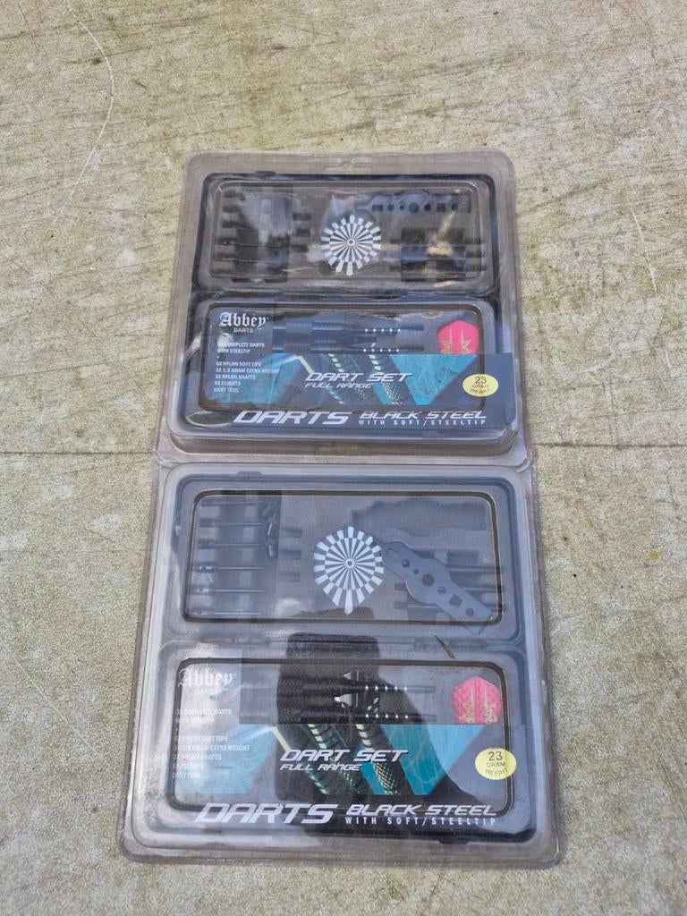 Nouveaux jeux de fléchettes, Enlèvement