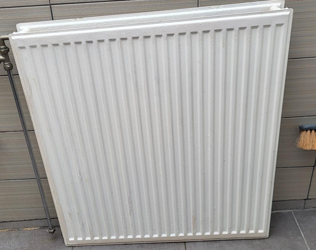Radiator te kop, Doe-het-zelf en Bouw, Verwarming en Radiatoren, Radiator, Ophalen of Verzenden, Zo goed als nieuw, 60 tot 150 cm