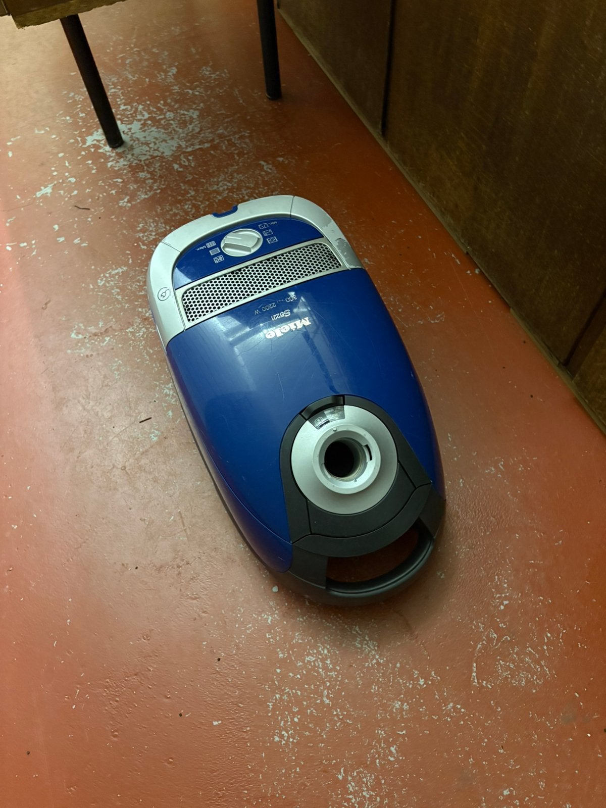 Aspirateur Miele *KAPOT* pour pièces, Enlèvement, Ne fonctionne pas, Aspirateur balai, Miele