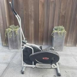 cross trainer  20 euro meeneemprijsje, Ophalen, Crosstrainer