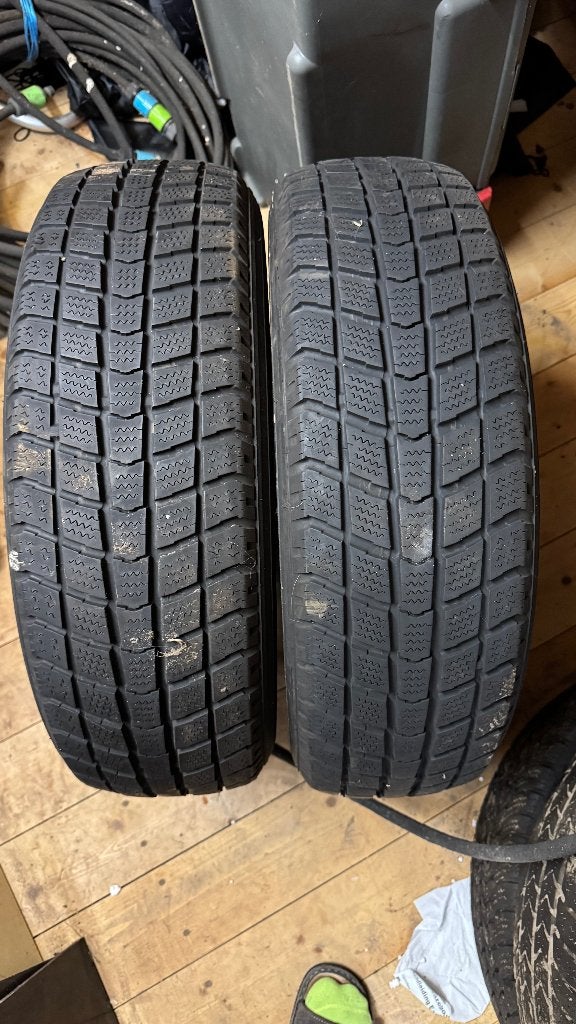 2x Roadstone Winguard 650 winterbanden 185/65 R16C 104/102T, Auto-onderdelen, Ophalen, 16 inch, Band(en), Bestelwagen
