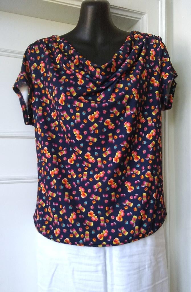 Lucy has a Secret! kleurrijk shirtje met macarons, sz L, Kleding | Dames, Maat 38/40 (M), Overige kleuren, Ophalen of Verzenden