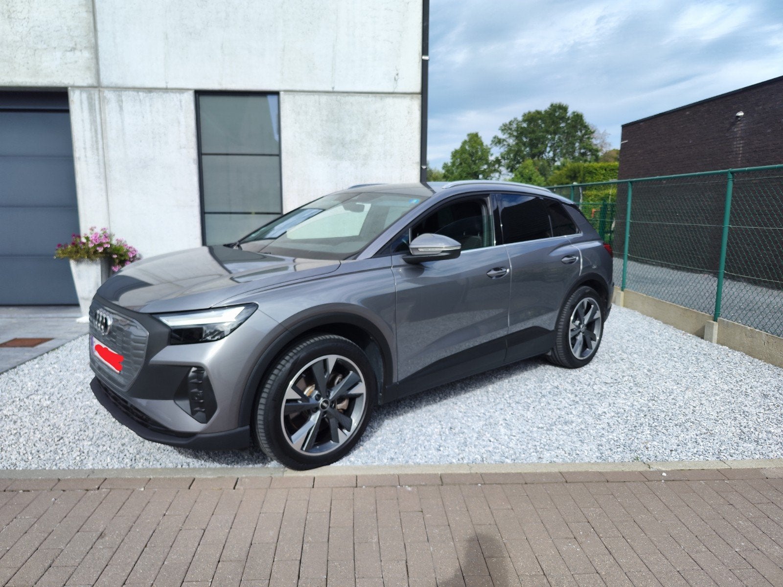 Audi Q4, Autos, Cuir, Argent ou Gris, Achat, Carnet d'entretien