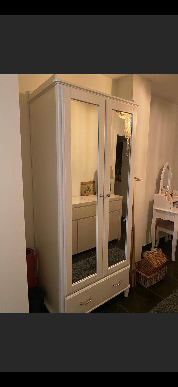 Klerenkast/ kledingskast/ garderobe (Ikea Tyssedal), Landelijk/ modern, Avec tiroir(s), Comme neuf, Enlèvement