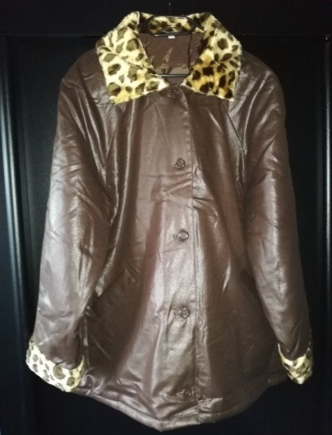 Bruine regen damesjas met tijgerkraag maat 48/50., Ophalen of Verzenden, Maat 46/48 (XL) of groter