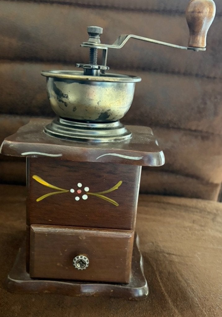 Vintage houten koffiemolen – authentiek en decoratief, Antiquités & Art, Envoi