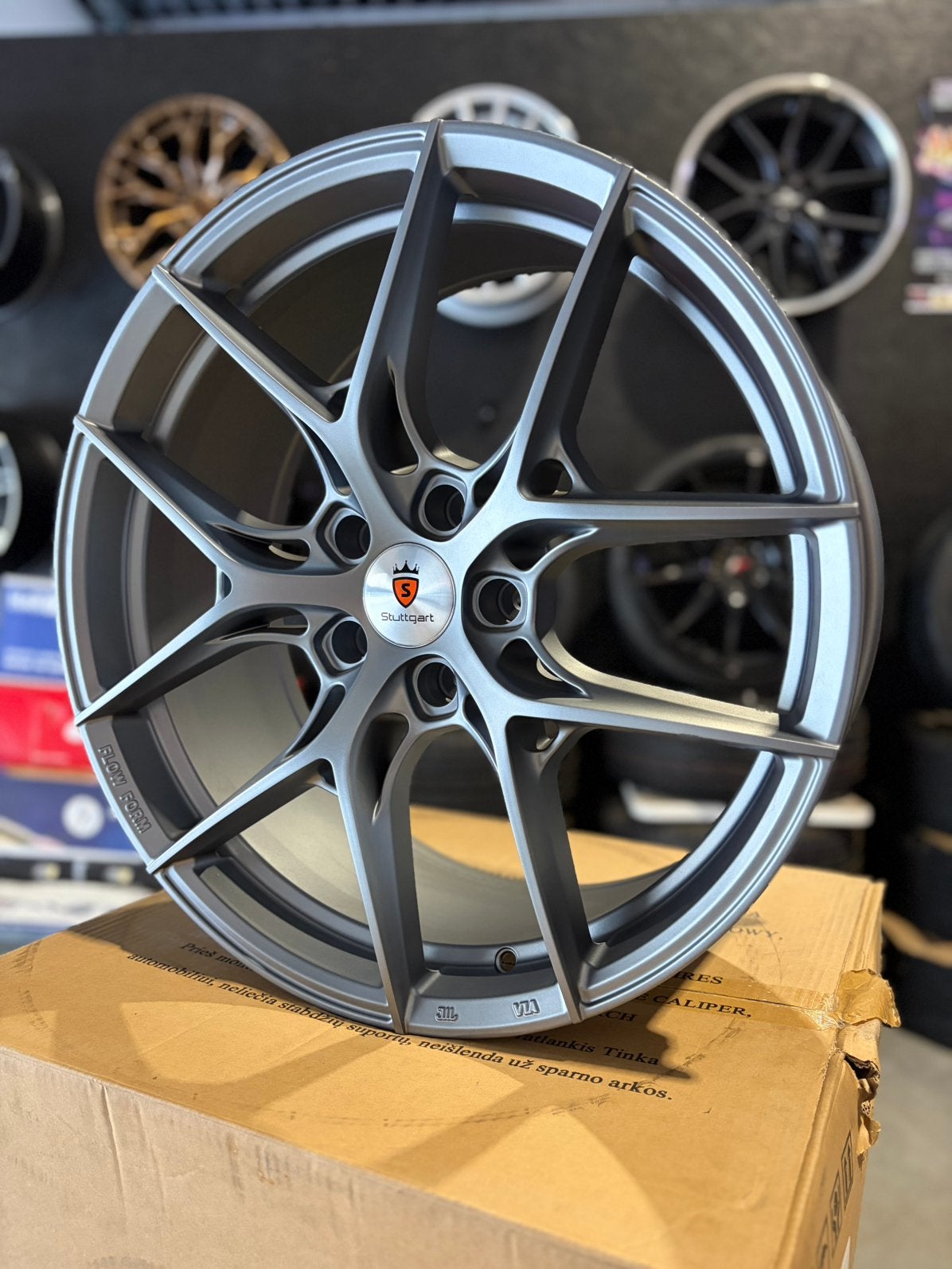 20” stuttgart sf13 matt gunmetal, Ophalen