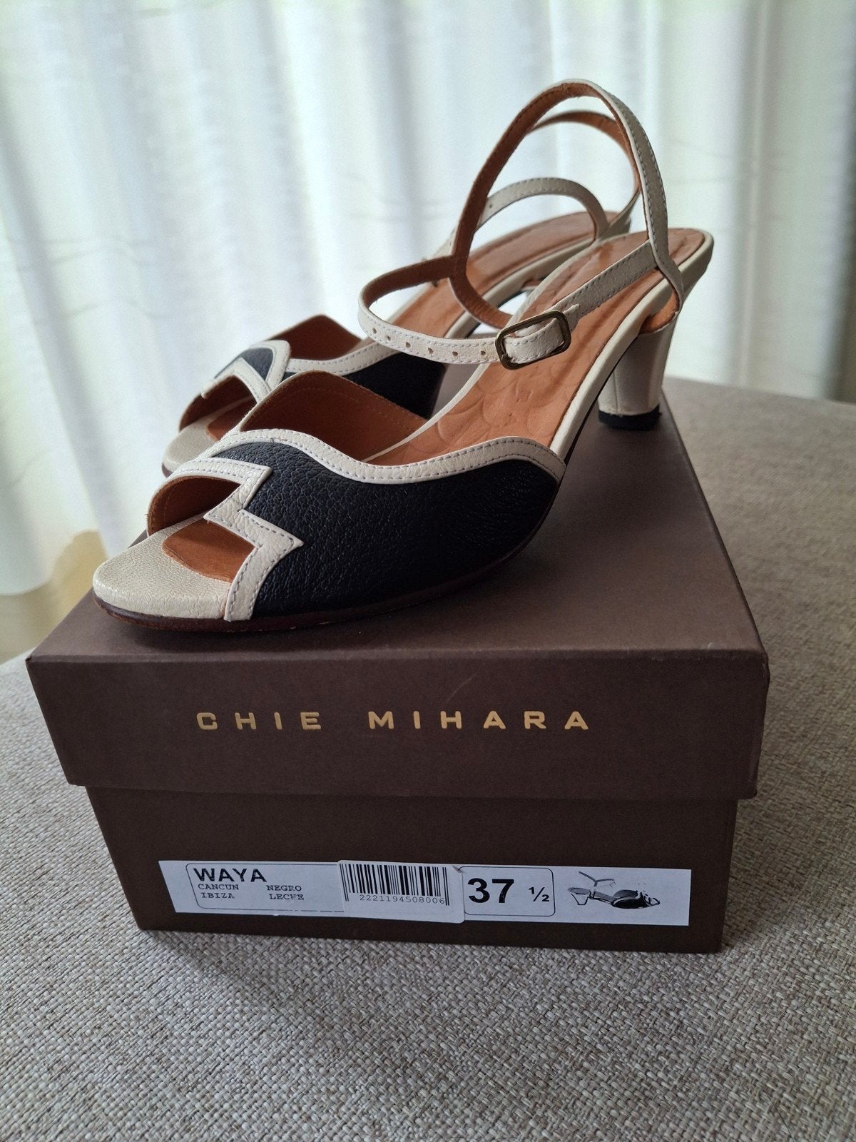 Chie Mihara sandalen 37,5, Kleding | Dames, Schoenen, Ophalen