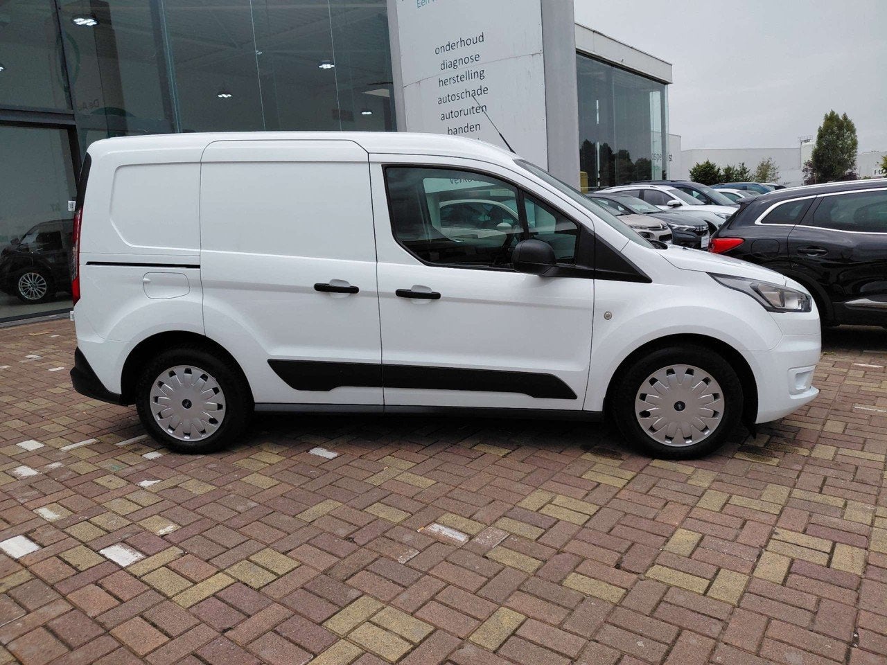 Ford Tourneo Courier Titanium (année de construction 2024), Autos, Camionnettes & Utilitaires, Achat, Euro 6, Entreprise, 3 places