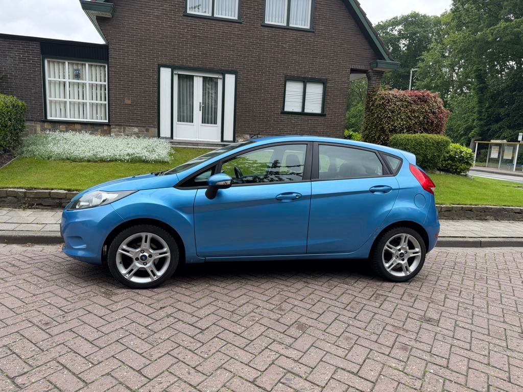 Ford Fiesta 1.25i benzine Airco 5deurs reeds gekeurd, Bedrijf, Handgeschakeld, 5 deurs, Fiësta
