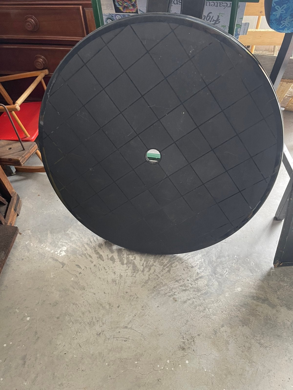 Ronde kunststof tuintafel Ø 89 cm – met parasolgat, Ophalen, Zo goed als nieuw