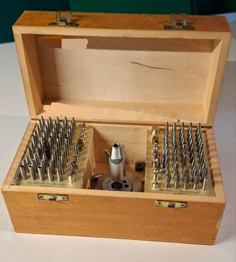 Complete vintage Bergeon staking set No. 5285 C, Ophalen