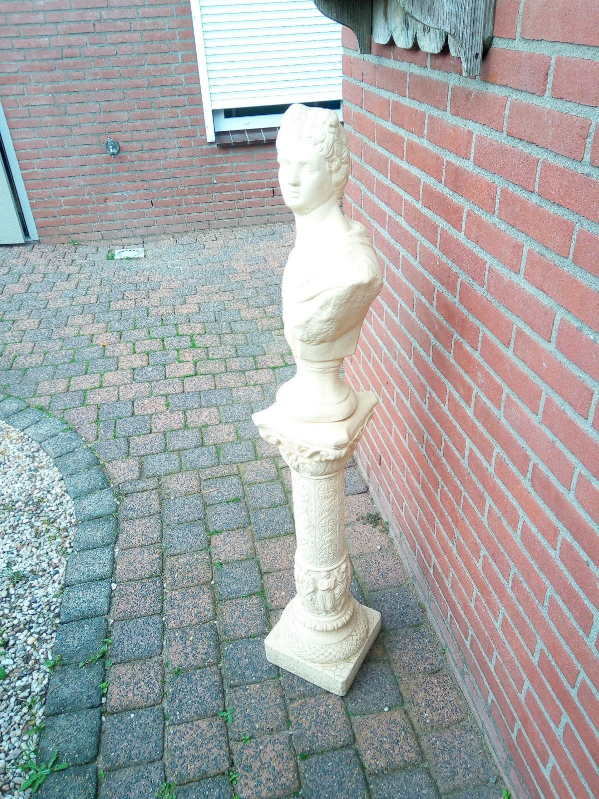 Griekse zuil en Grieks beeld in ecru kleur zo goed als nieuw, Jardin & Terrasse, Enlèvement, Comme neuf, Autres matériaux, Homme