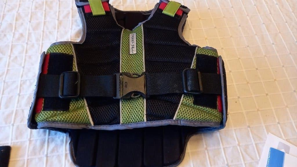 kinder bodyprotector, paardrijvest, Dieren en Toebehoren, Kinderen, Ophalen of Verzenden, Zo goed als nieuw, Zwart