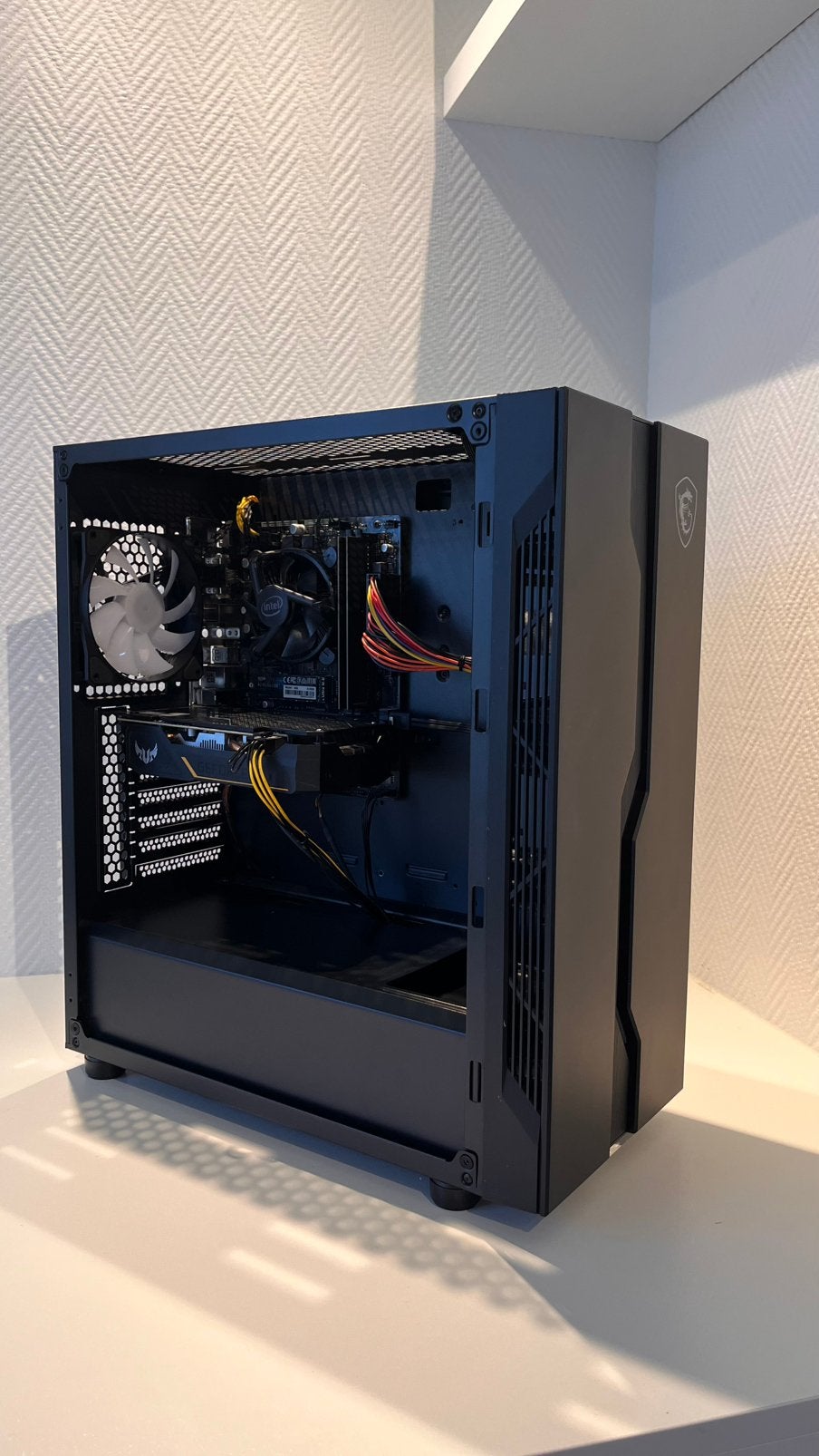 Gaming PC GTX 1660 SUPER | i3-10105F | 16GB RAM | SSD + HDD, Games en Spelcomputers, Games | Pc, Ophalen, Gebruikt